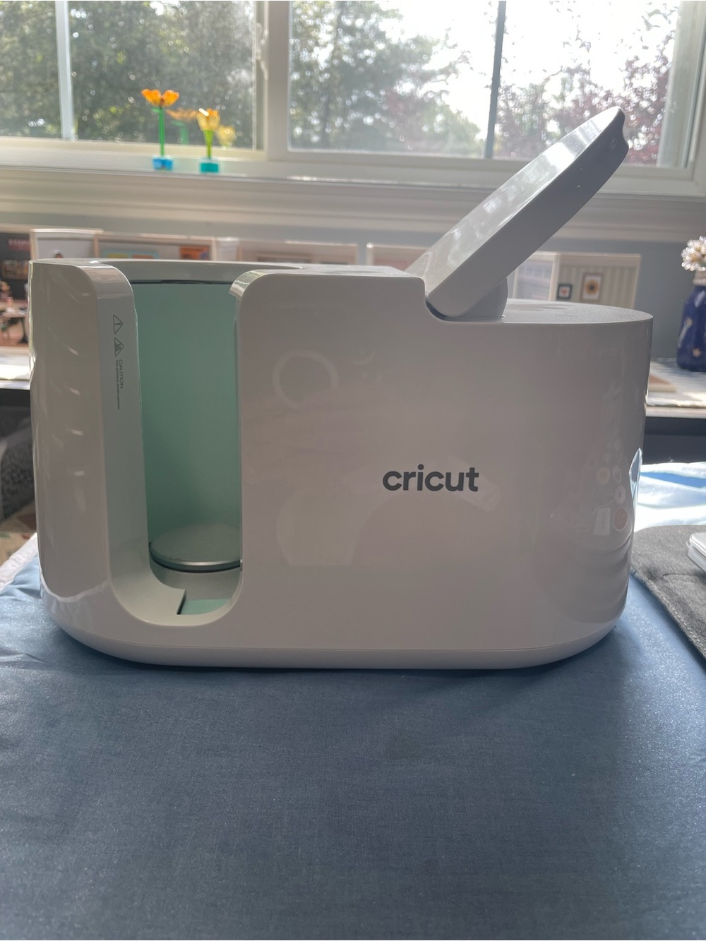 Cricut Mug Press in Gloss White with Mint Interior Accent